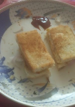 A picture of Bread Cheese Egg Sandwich.