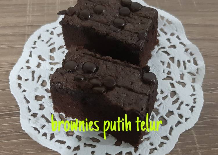 7. Brownies Panggang Putih Telur