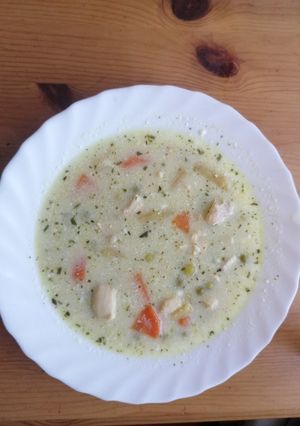 Tárkonyos csirke raguleves recept fotója