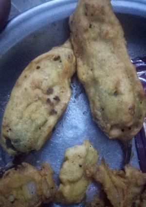 A picture of Hari Mircho k pakore.
