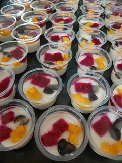 Foto resep Puding Susu dengan Buah Segar