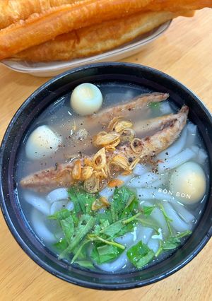 Hình của món Bánh Canh Cá Nục Huế.