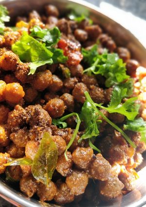 A picture of Chana Sabzi.