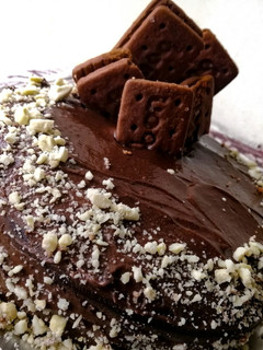 A picture of No oven Bourbon Biscuit cake🍰.