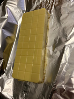 Una foto de Turrón de tarta de queso con galletas dinosaurio
