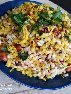 ओली भेळ (oli bhel recipe in marathi) रेसिपी चे मुख्य फोटो
