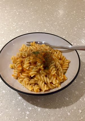 A picture of Roasted Tomato & Garden Herb Pasta Sauce.