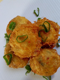 A picture of Mashed Irish potato balls.