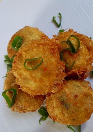 A picture of Mashed Irish potato balls.
