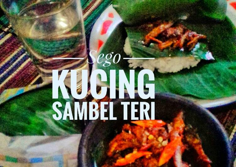Cara termudah untuk Siapkan saat makan malamSego Kucing Sambel Teri