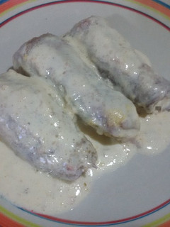 Una foto de Rollitos de carne y queso a las pimientas