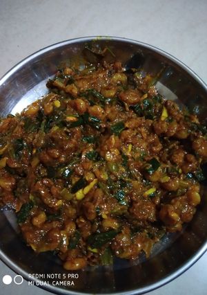 ग्रीन कांदा व करंदी फ्राय (green onion karandi fry recipe in marathi) रेसिपी चे मुख्य फोटो 