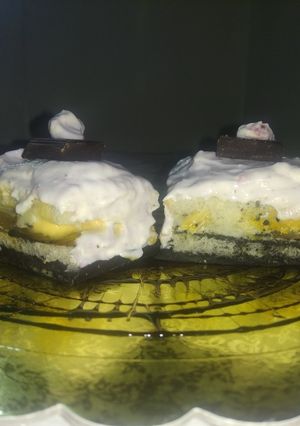 A picture of Bread ice-cream pudding.