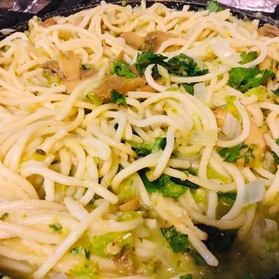 Spaghetti verde sin lácteos Receta de Gabriela Torres Casso- Cookpad