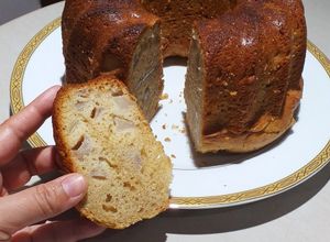Una foto de Bizcocho (Bundt cake) de pera, canela y vainilla
