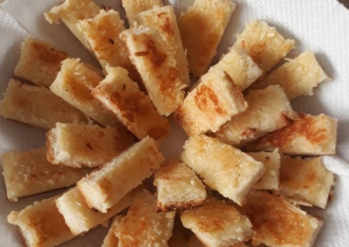Cara Gampang Membuat #85. Crunchy Castengel Roti Tawar yang Bikin Ngiler