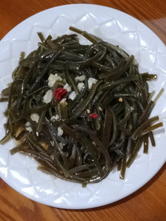 涼拌海帶絲 的食譜成品照片