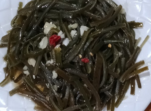 涼拌海帶絲 的食譜成品照片