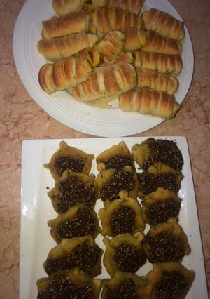 صورة لوصفة فطائر بزعتر وفطائر بالدجاج