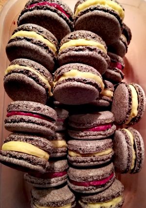 Mákaron citromos és szedres ganache-sal recept fotója