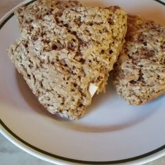 A picture of Iz's Vegan Apple Cinnamon Scones.