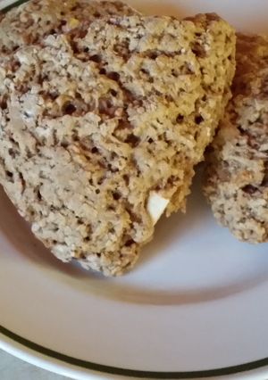 A picture of Iz's Vegan Apple Cinnamon Scones.