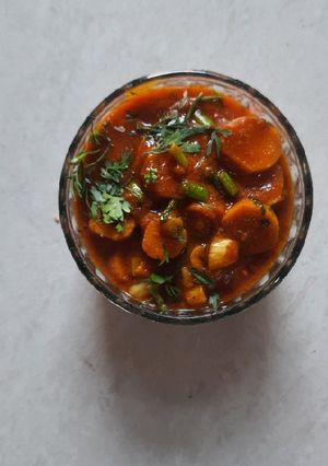 લીલી હળદર નું શાક (Lili Haldar Shak Recipe In Gujarati) રેસીપી મુખ્ય ફોટો