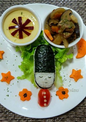 รูปของ ไข่ตุ๋นเนื้อเนียน (ถ้วยบนซ้าย)