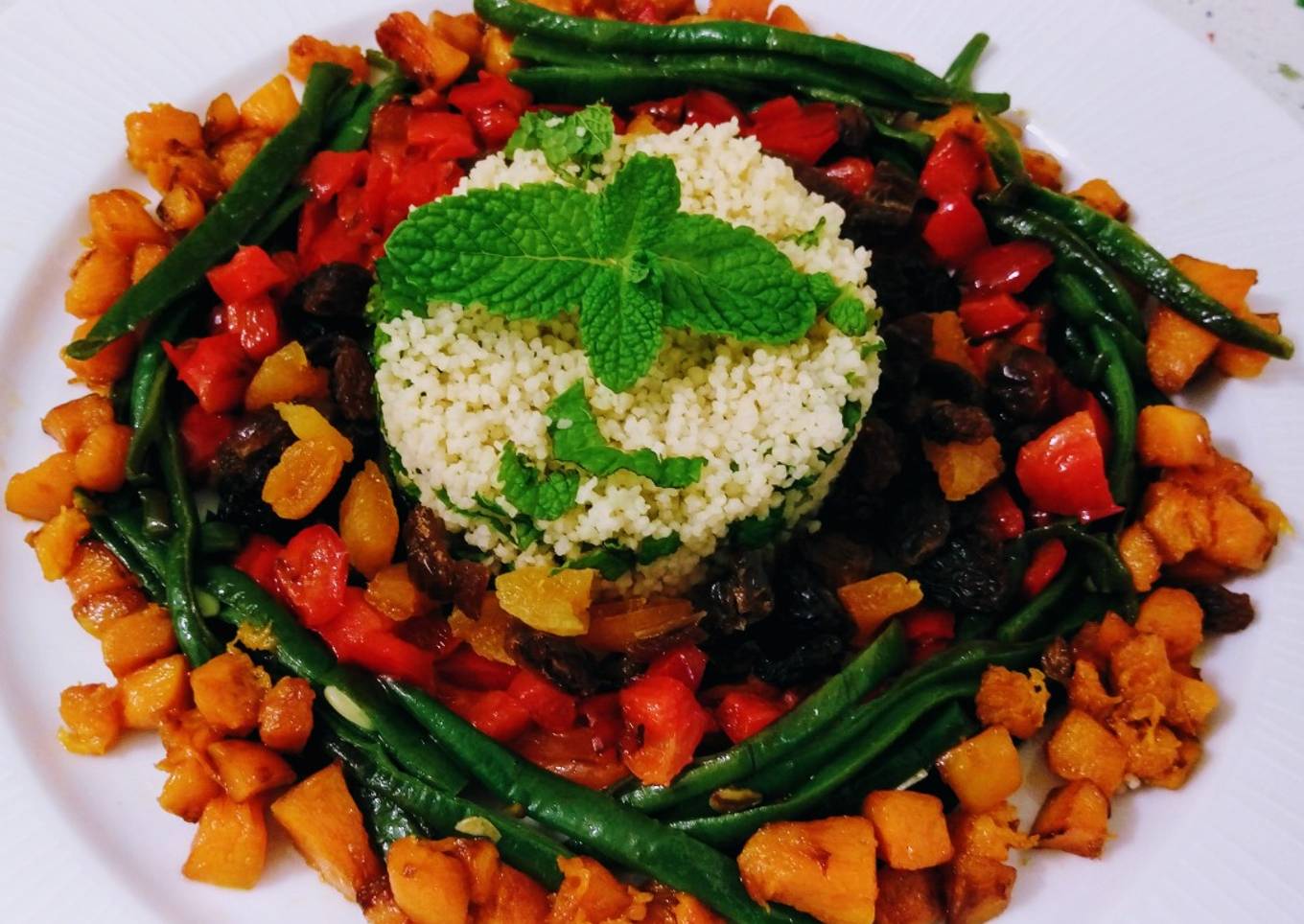 Tabulé templado de anís y menta con verduras fritas y frutos secos