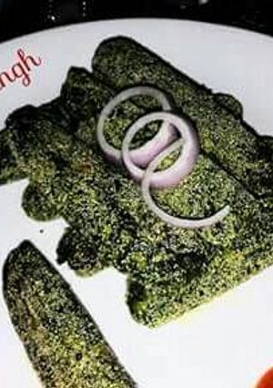 रवा पालक पाइप पोप्स (Rava spinach pipe pops recipe in hindi) रेसिपी मुख्य फोटो