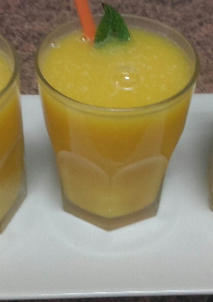 Una foto de Batido de mango y naranja