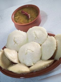 इडली सांभर (idli sambar recipe in Hindi) रेसिपी मुख्य फोटो