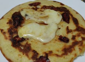 Una foto de Arepa🫓de maíz🌽tierno con bocadillo🍯de guayaba y queso🌽🧀🫓