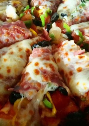 صورة لوصفة بيتزا (أزكى على طريقتي)