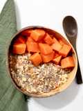Desayuno fácil y nutritivo: avena con zanahoria, chía y papaya