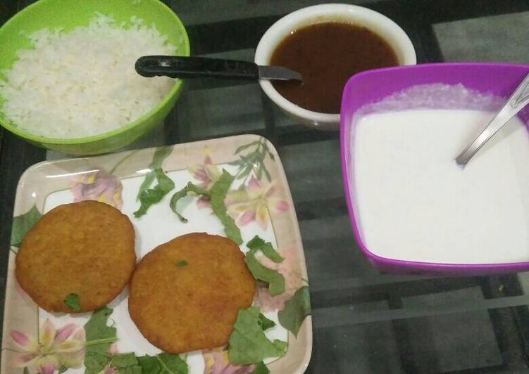 Recipe of Favorite Aloo tikki imli ki chutney sama chawal