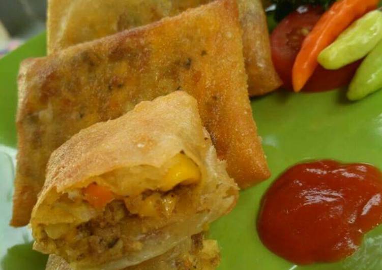 Martabak isi ayam jagung