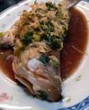 Steam fish dengan jahe dan bawang daun