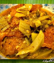 thịt heo quay kho dưa chua