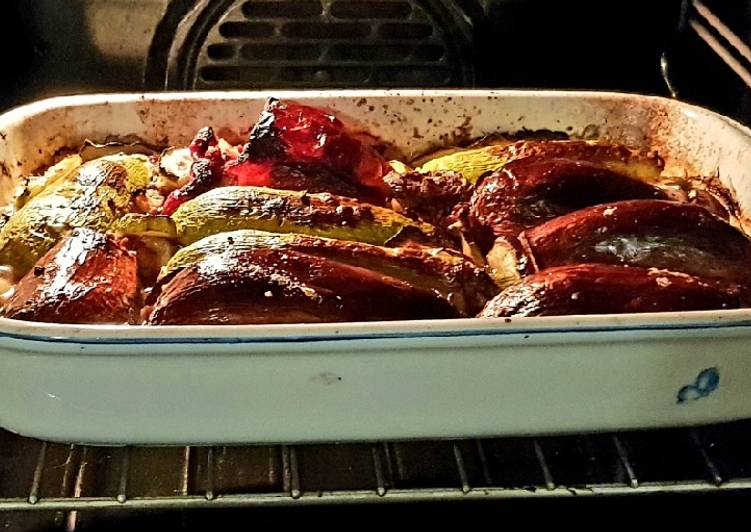 Recipe of Any-night-of-the-week Stuffed vegetables aka Greek Gemista