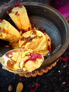 ठंडाई कुल्फी (thandai kulfi recipe in Hindi) रेसिपी मुख्य फोटो