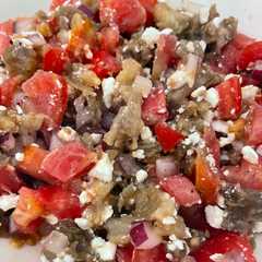 Una foto de Ensalada de berenjena