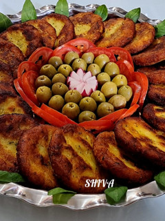 عکسی از دستور کوکو سیب زمینی با پیازچه و گشنیز
