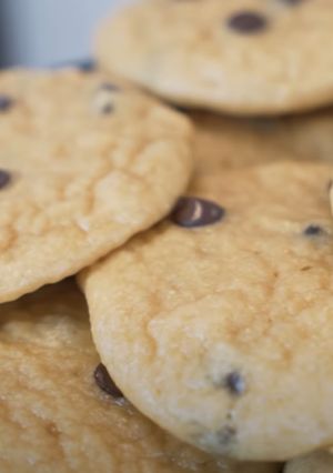A picture of Anabolic Chocolate Chip Cookies.
