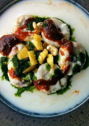 A picture of Dahi Vada.