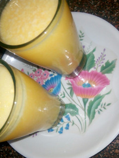 A picture of Fresh peach juice.