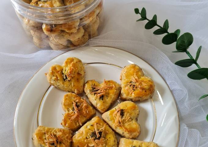 Garlic Cheese Cookies