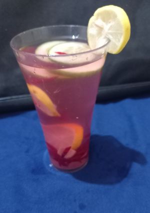 A picture of Detox Water.