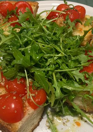 Foto di Bruschetta barese con rucola
