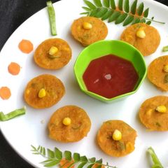 A picture of Oats corn idli.